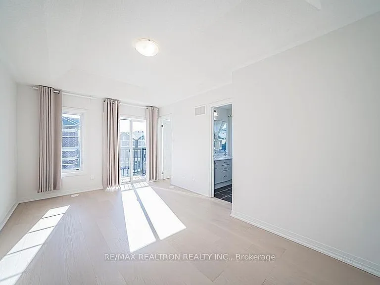 1 Sissons Way — Photo 10