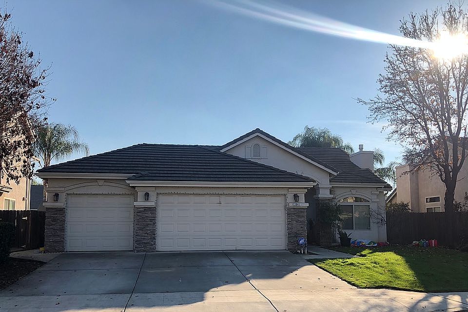 1st image of 2941 E El Paso Ave