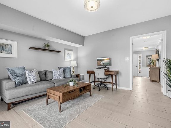 5th image of 12138 Chancery Station Cir