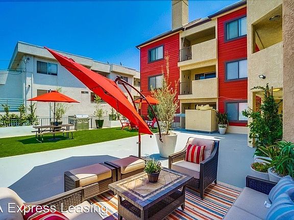 2nd image of 524 Venice Way APT 208
