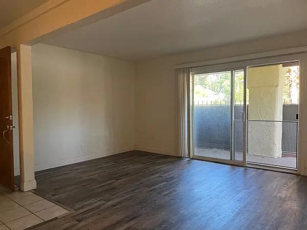 1 bed, 696 sqft, $1,195 — Photo 2