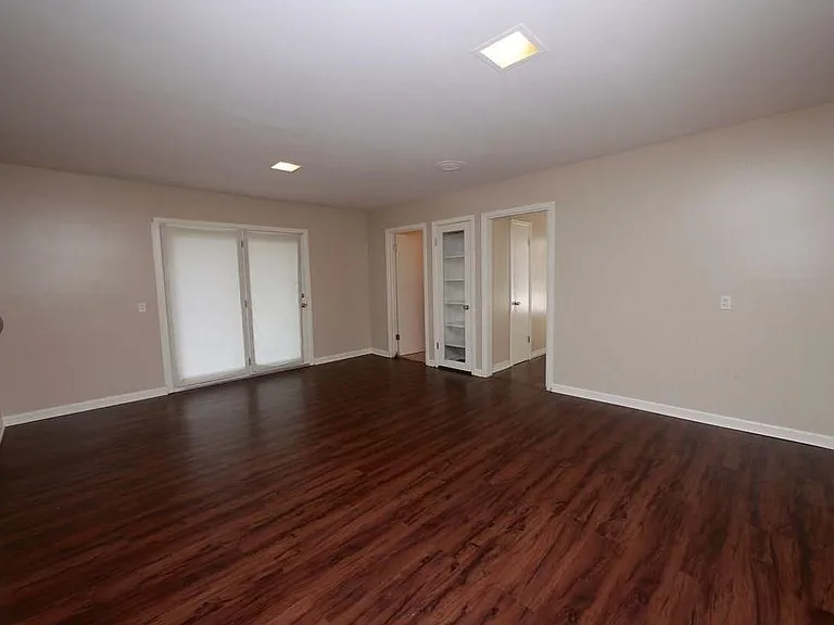 449 Parade Dr — Photo 8