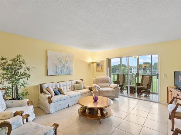 701 SW 128th Ave APT 309F, Pembroke Pines, FL 33027