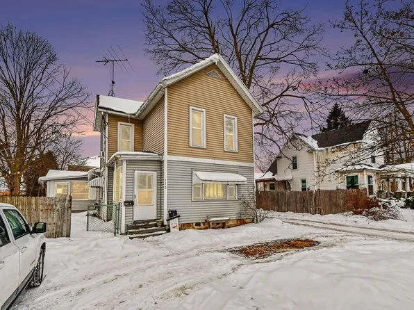 118 N Hudson St, Lowell, MI 49331