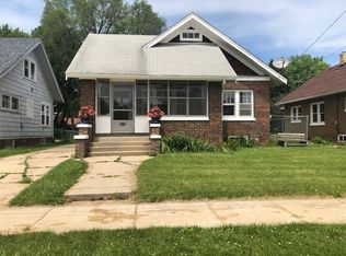 335 Ogilby Rd, Rockford, IL 61102