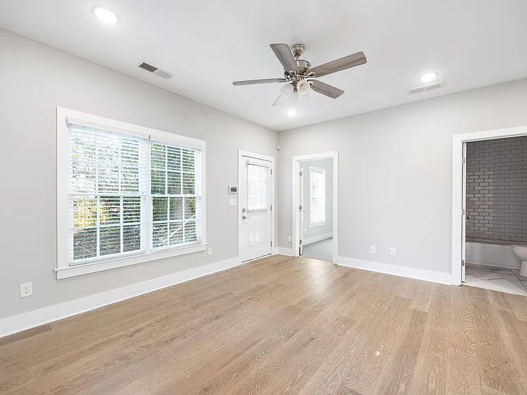 1097 Sims St SW — Photo 16