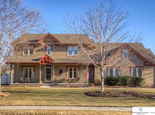 8225 S 103rd Cir, La Vista, NE 68128