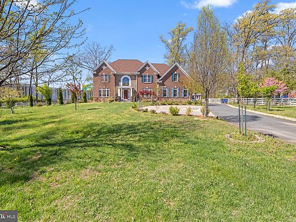 3rd image of 7934 Shreve Rd