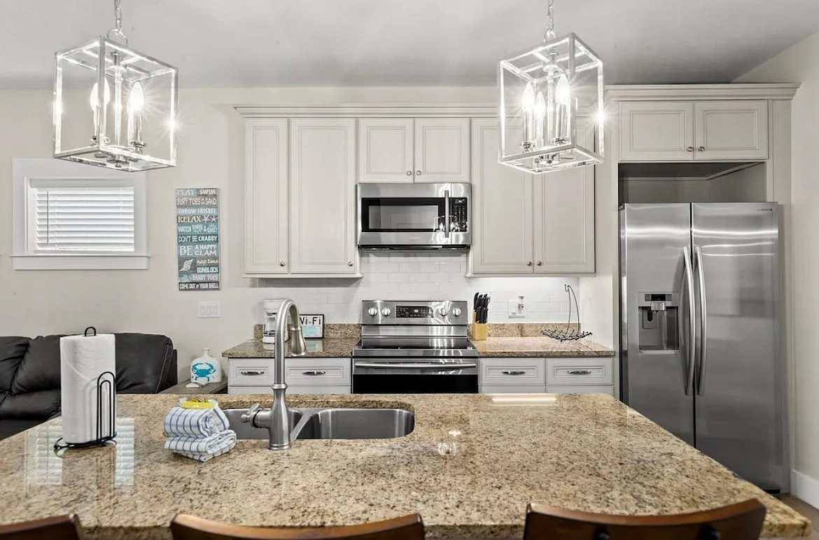 138 Seabreeze Cir — Photo 3