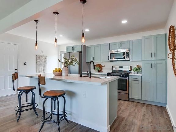 5th image of 411 San Alberto Way