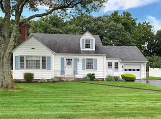 55 Kiwanee Rd, Warwick, RI 02888