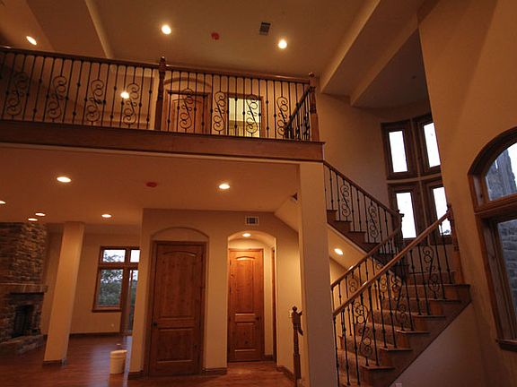 3rd image of 27642 Alpen Dr.