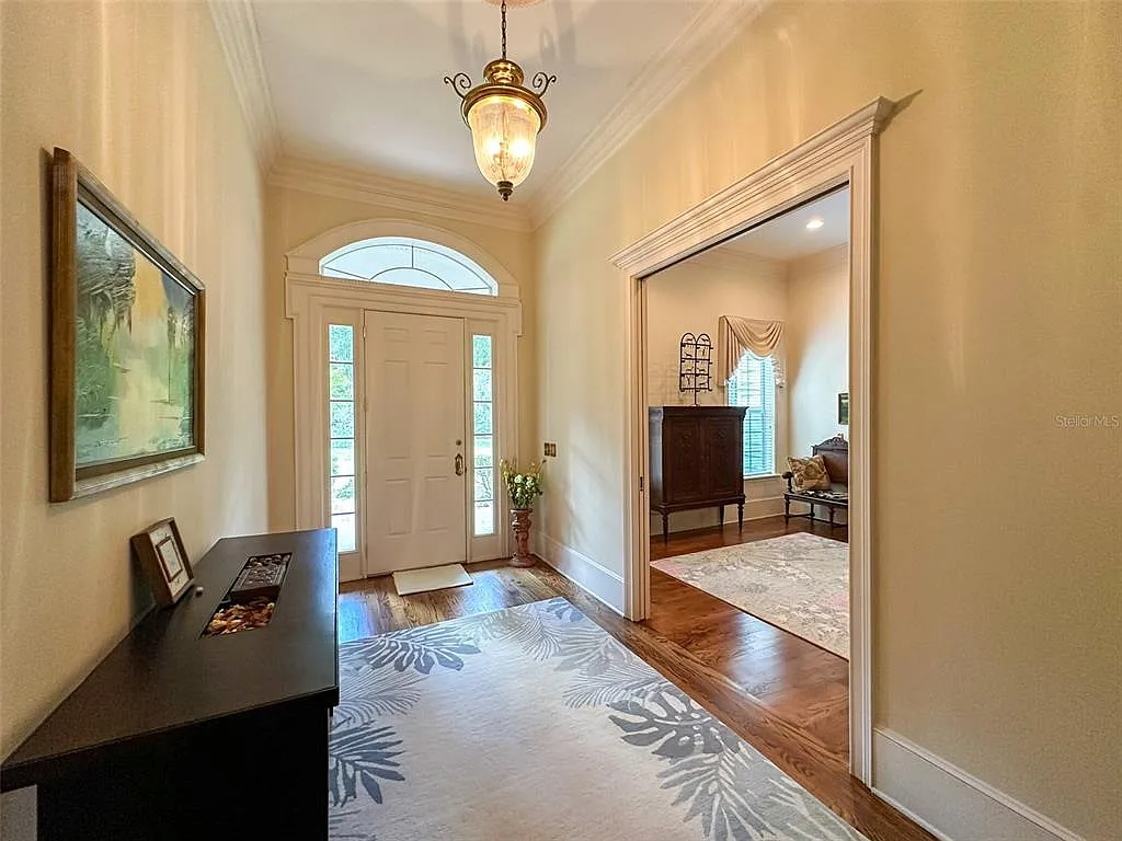 4 bed, 3.5 bath, 4345 sqft, $9,500 — Photo 4