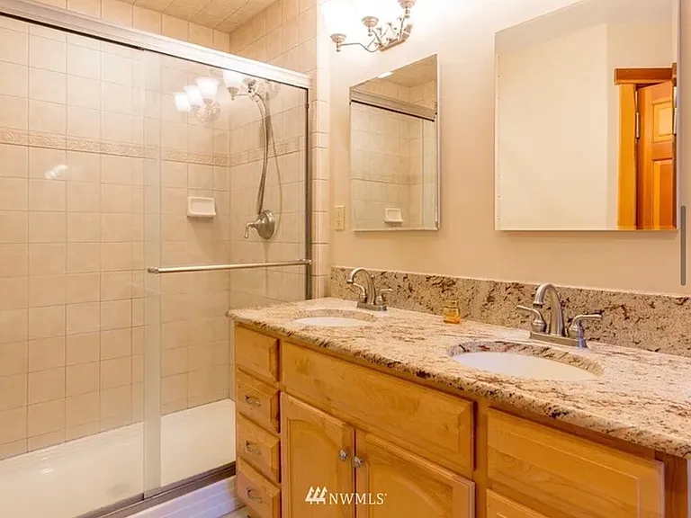 Saddle Dr — Photo 11