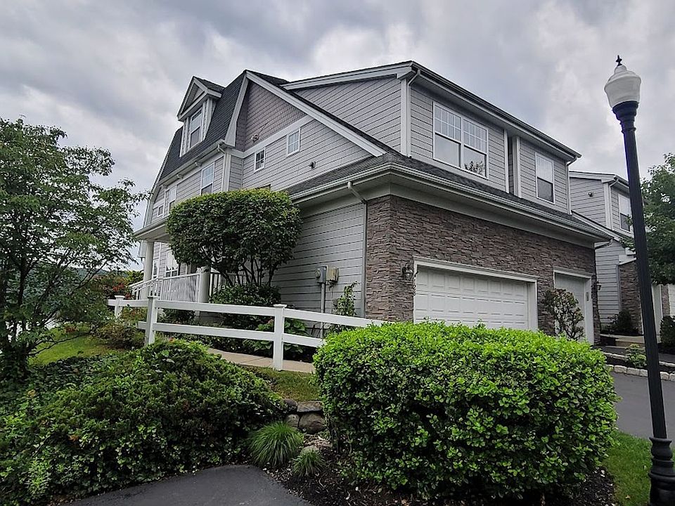 1st image of 128 Hudson Pointe Dr