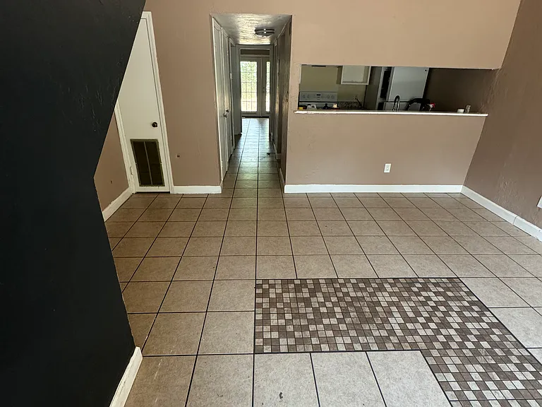 1860 Nekoma Ct — Photo 11