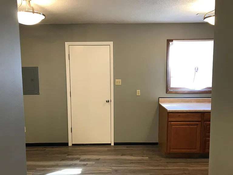 808 Gene St — Photo 3