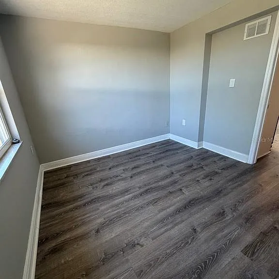 3511 Cambridge St — Photo 27