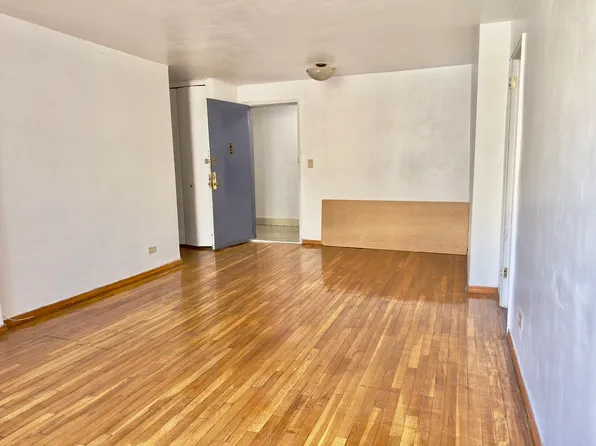 1332 Metropolitan Avenue image 6 of 12