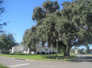 1687 Benzinger Ct, The Villages, FL 32162