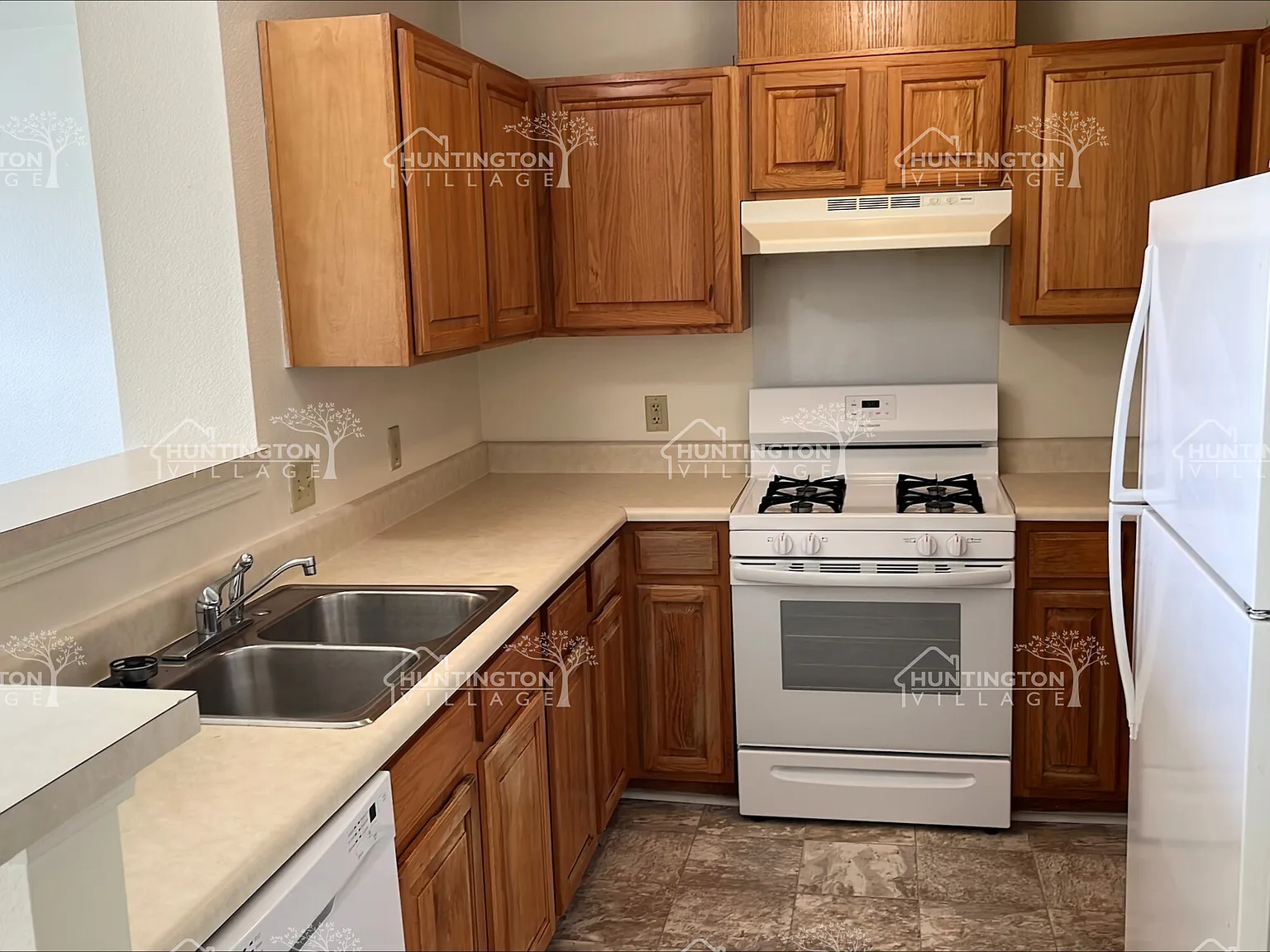 4 bed, 1564 sqft, $1,665 — Photo 2