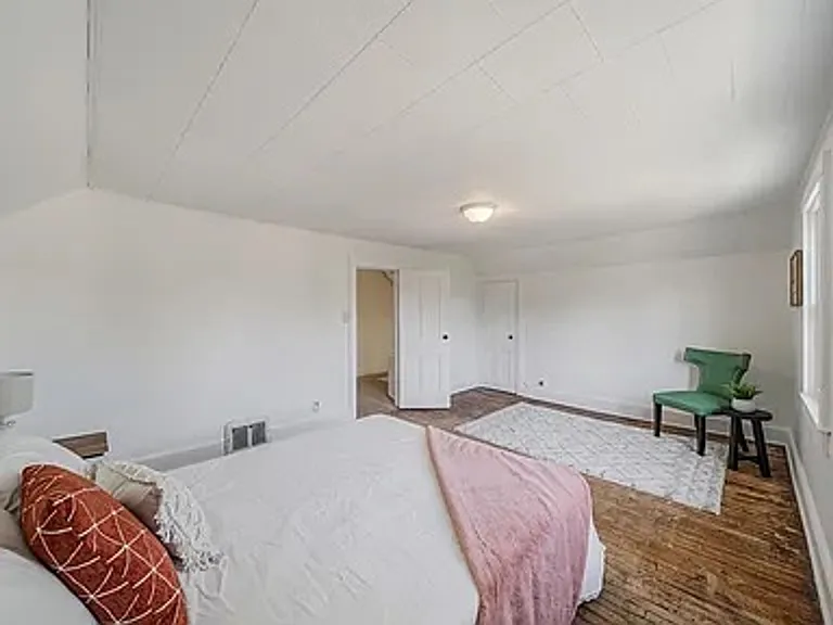 1319 Winnebago Ave — Photo 4