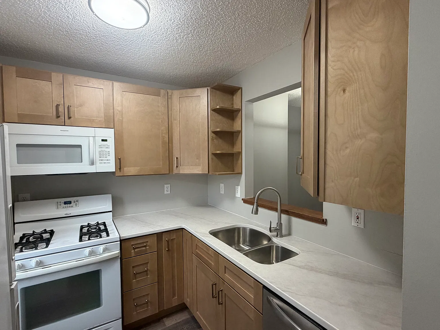 2 bed, 1.5 bath, 1200 sqft, $1,475 — Photo 4