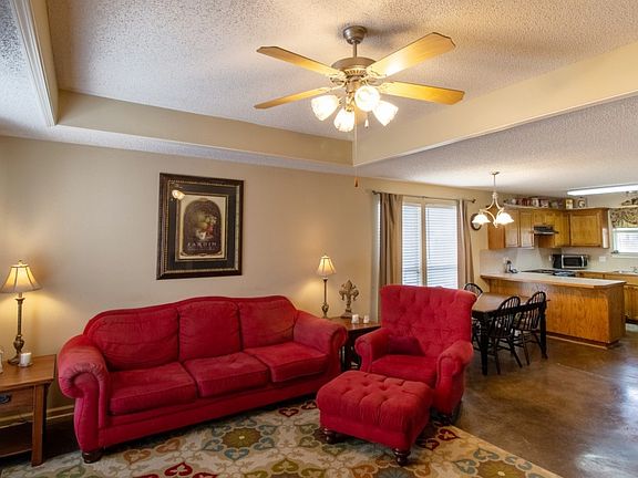 3rd image of 933 Meadow Glen Ave