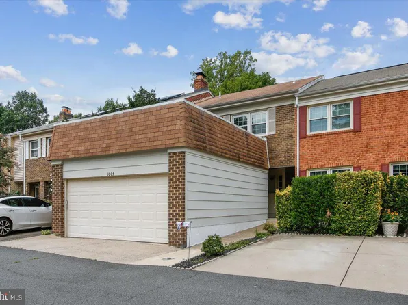 1005 Tapawingo Rd SW, Vienna, VA 22180