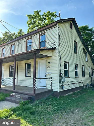 137 E High St #B Photo 1