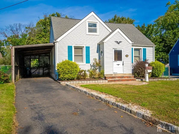 11 Hayes Ct, North Brunswick, NJ 08902