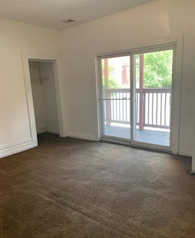 3 bed, 1000 sqft, $1,800 — Photo 4