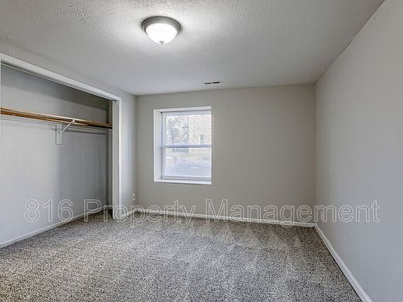 4th image of 301 Benton Blvd APT 1