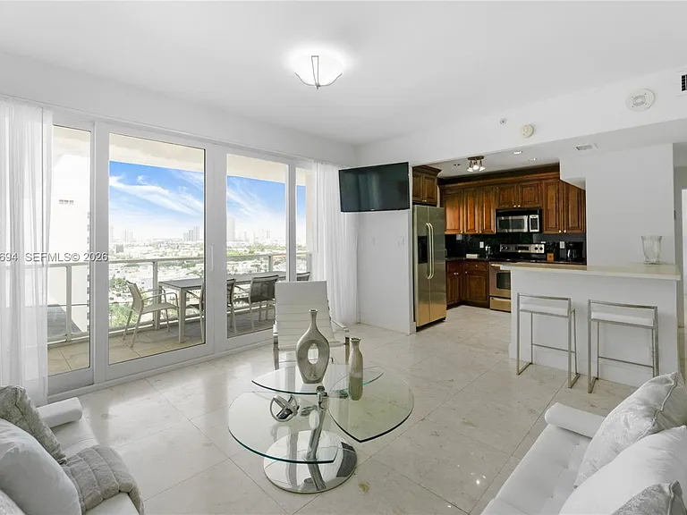 100 Lincoln Rd #Penthouse 14 — Photo 2