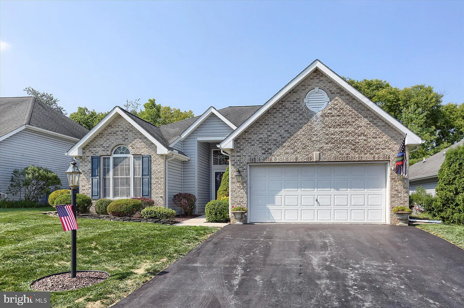 31 Longwood Dr photo 1
