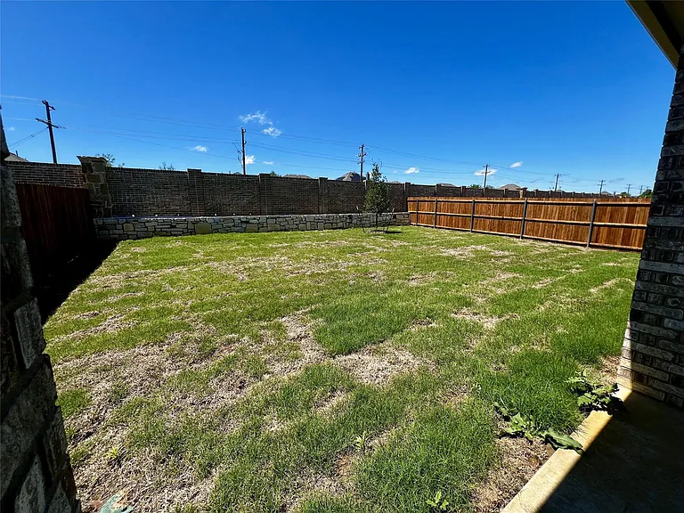 1904 Adams Dr — Photo 19