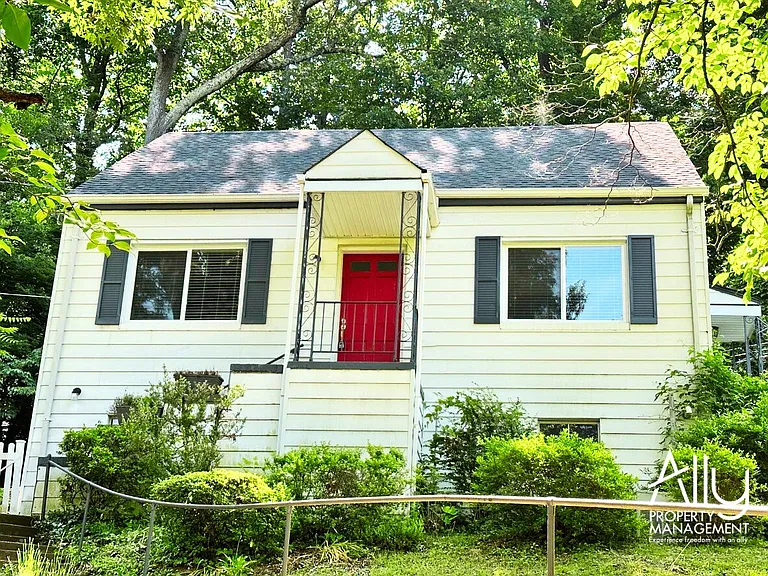722 McIntire Rd #1 — Photo 1