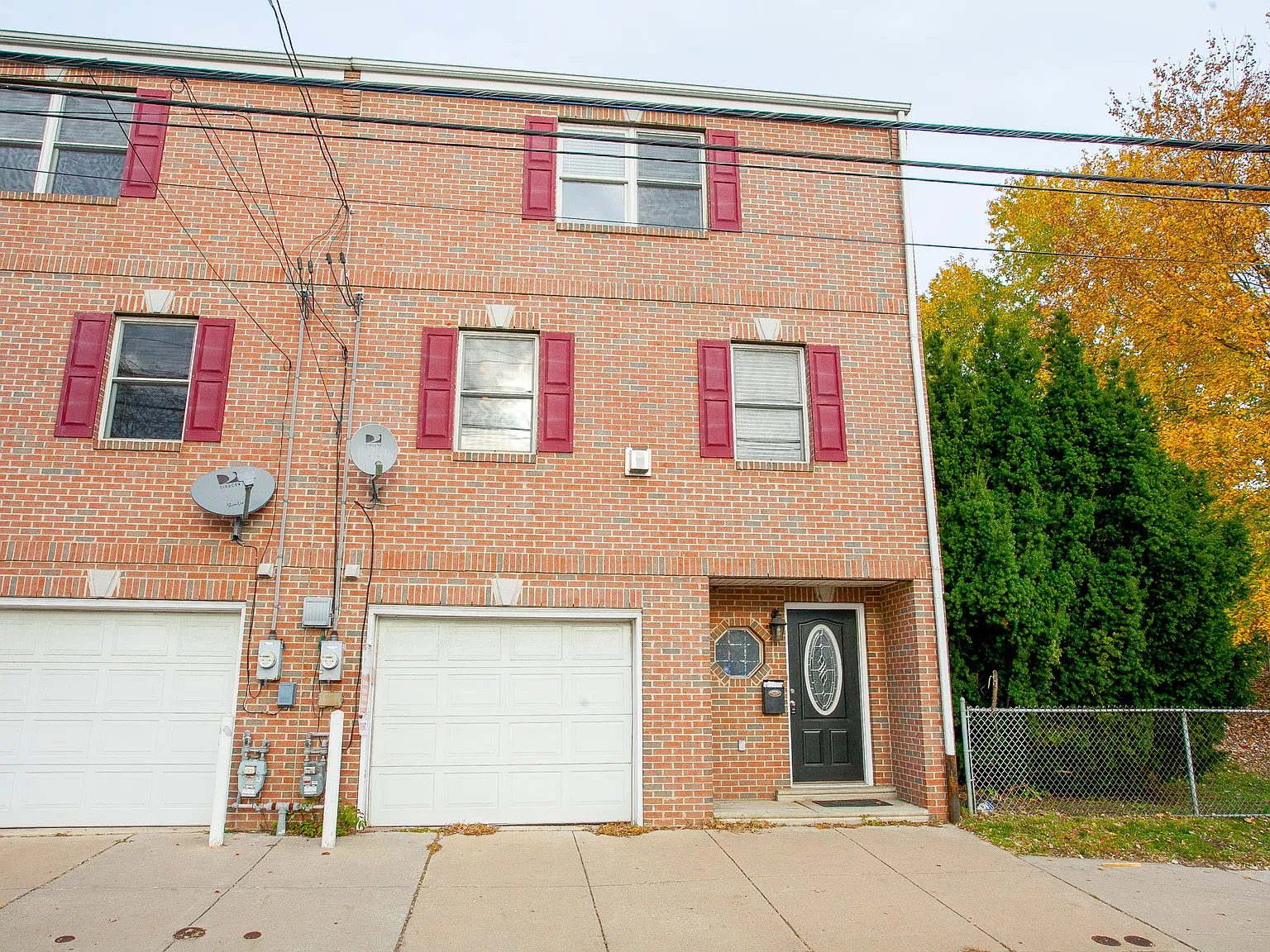 4 bed, 2.5 bath, 2200 sqft, $3,300 — Photo 1