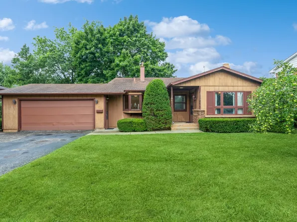 228 Evergreen Pkwy, Crystal Lake, IL 60014