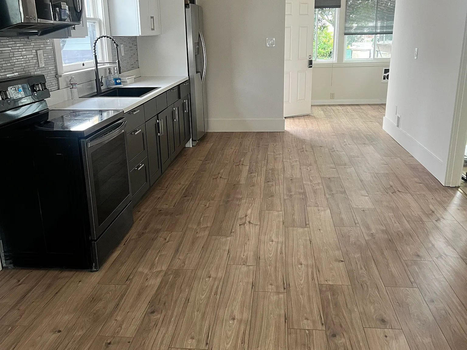 2 bed, 760 sqft, $3,900 — Photo 3