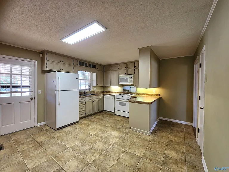 6107 Trailwood Dr — Photo 11