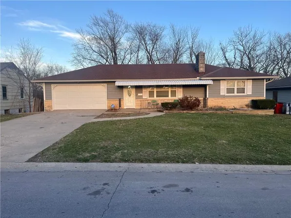 2215 N 49th St, Kansas City, KS 66104