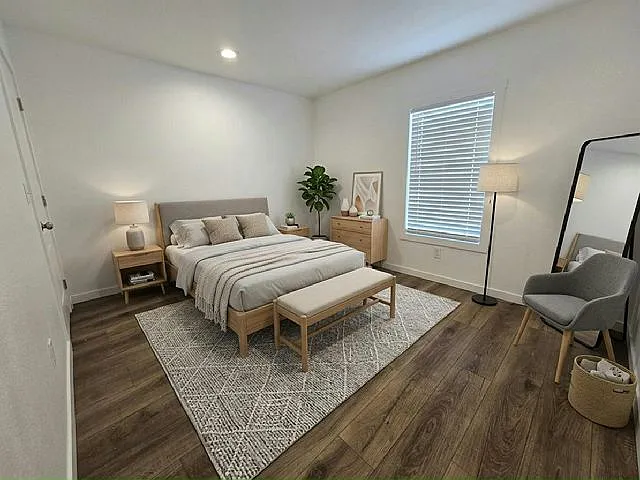 2 bed, 2.0 bath, 896 sqft, $1,750 — Photo 3