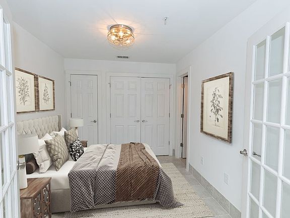 3rd image of 745 Hansell St SE #511