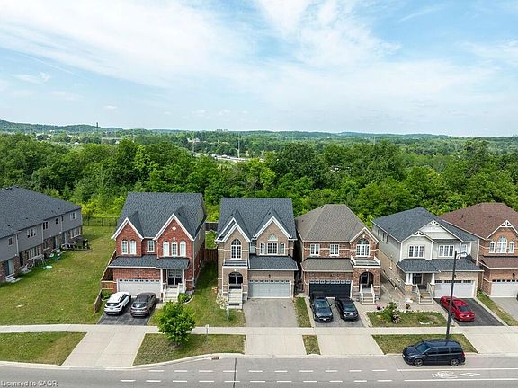 3rd image of 552 Linden Dr