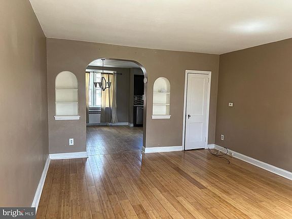 4th image of 3307 Oakmont St
