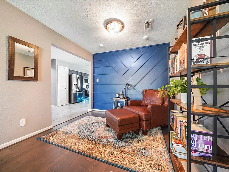 304 Old Bayou Dr — Photo 8