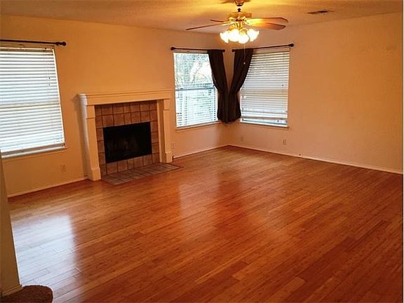 2nd image of 1808 Iris Ln
