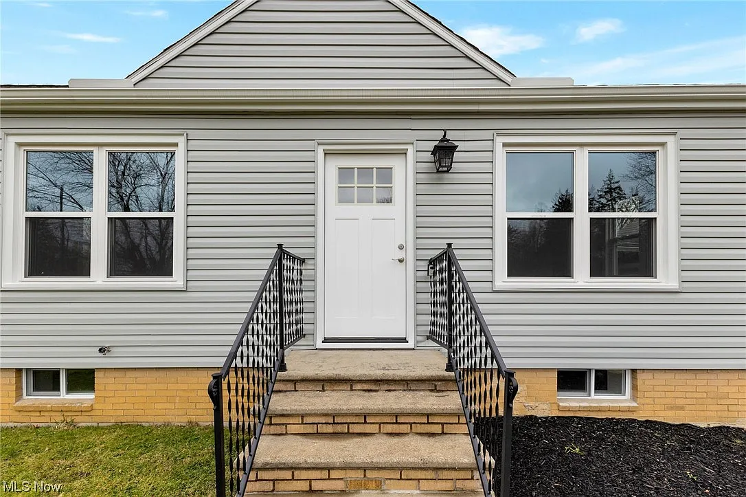 10176 Ridge Rd photo 1