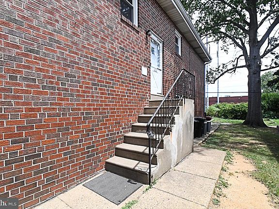 4th image of 1843 Beyer Ave